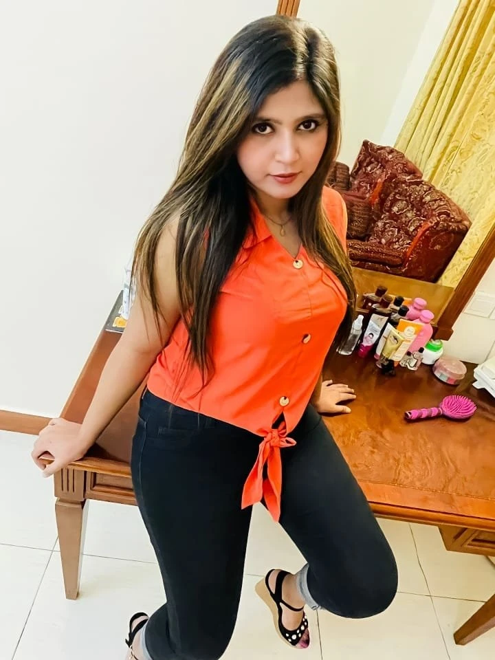 Karachi Call Girl I Tine Kumar – Indian escort in Karāchi — 4 / 5