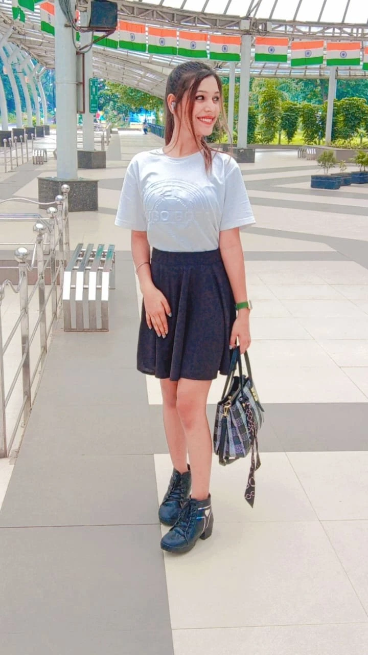 Alina – Indian escort in Pune — 2 / 5
