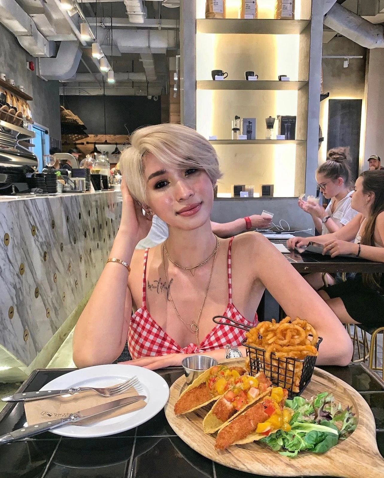 jazzy – Japanese escort in Ho Chi Minh City — 3 / 25