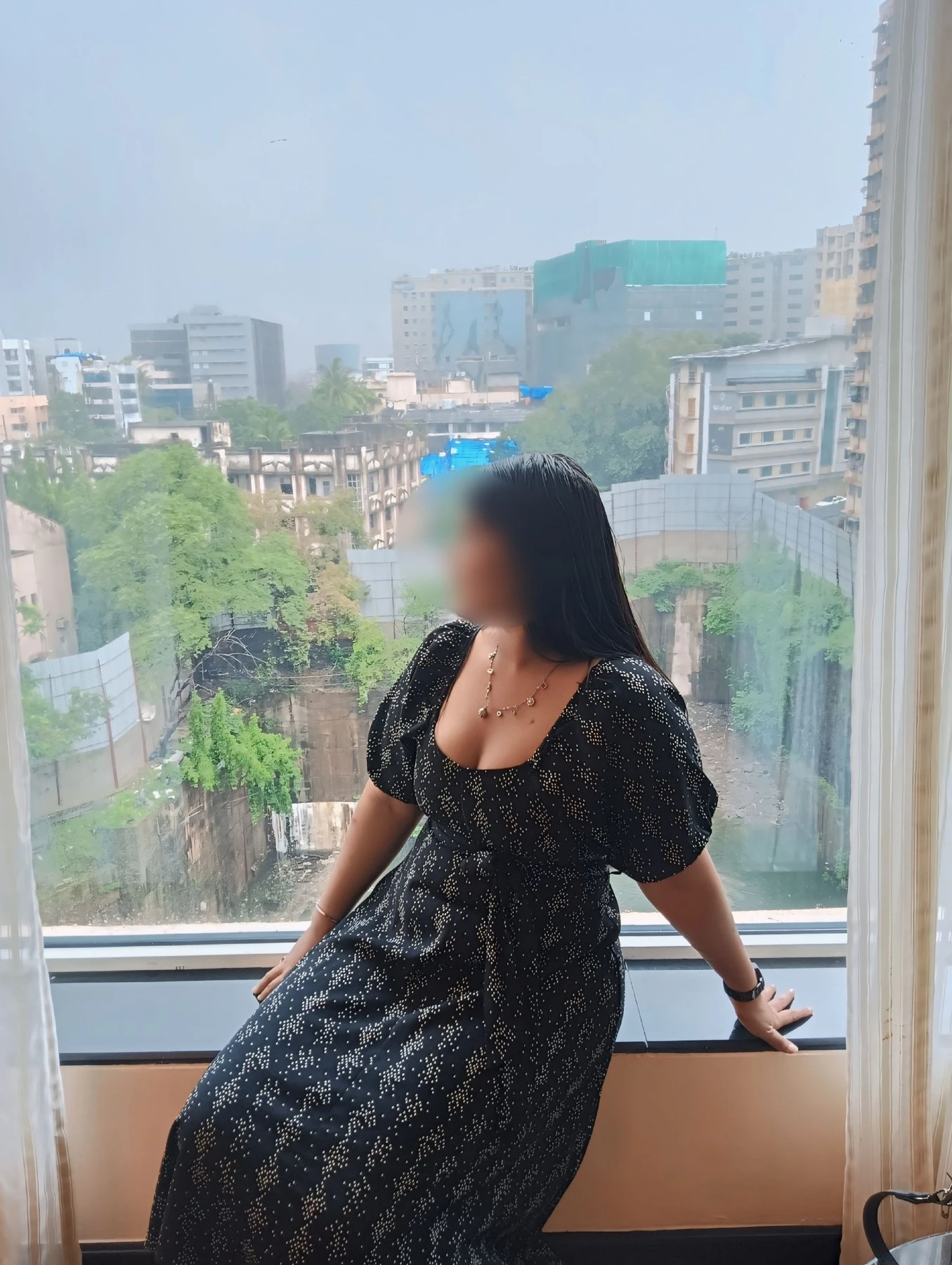 Maya – Indian escort in Mumbai — 2 / 3