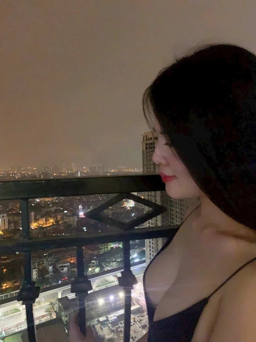 Suri – Vietnamese escort in Hanoi — 13 / 23