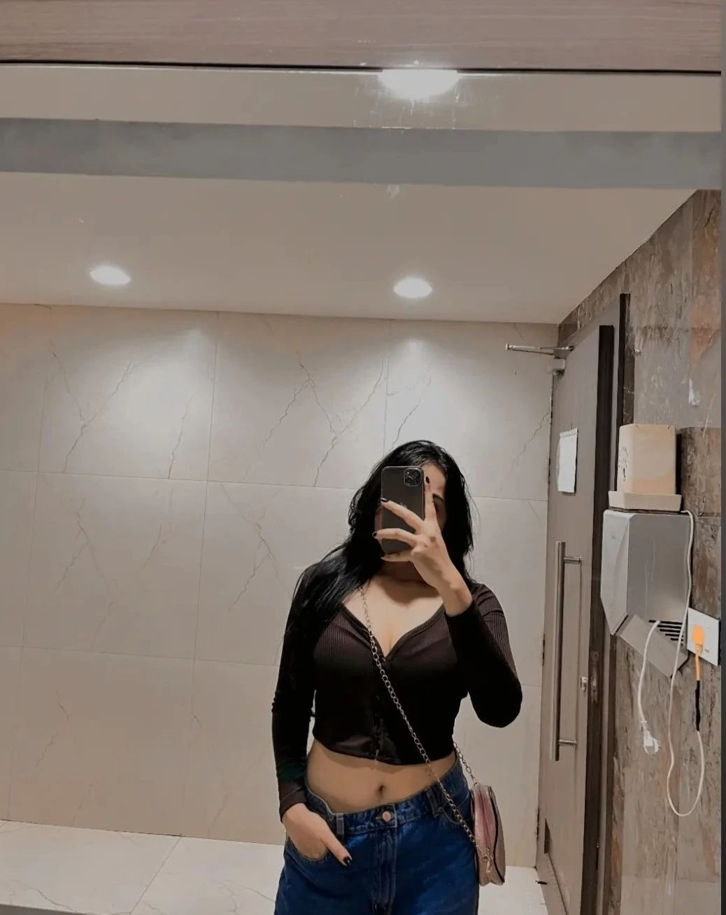 Divya (CAM AND REAL MEET) – Indian escort in Thane — 4 / 6