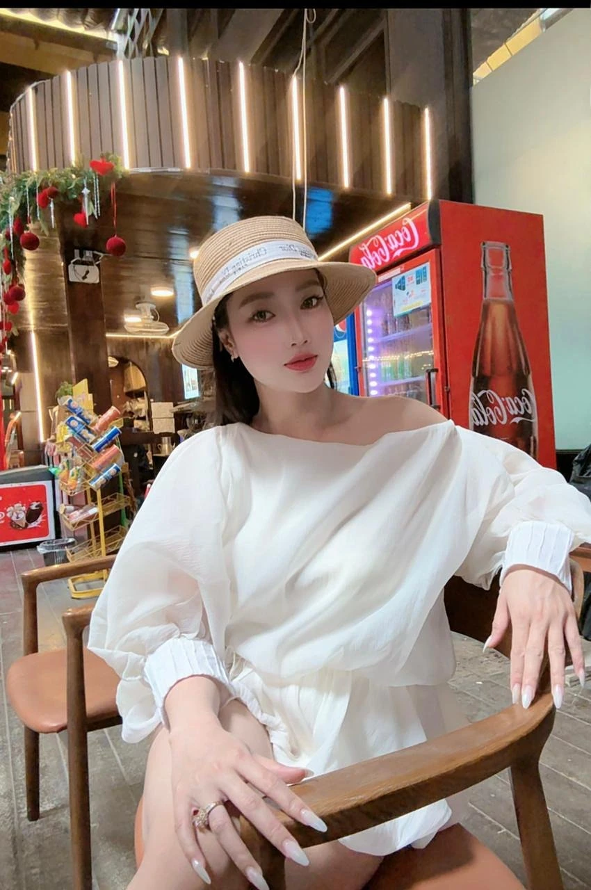 Vyvy – Vietnamese escort in Mumbai — 7 / 8
