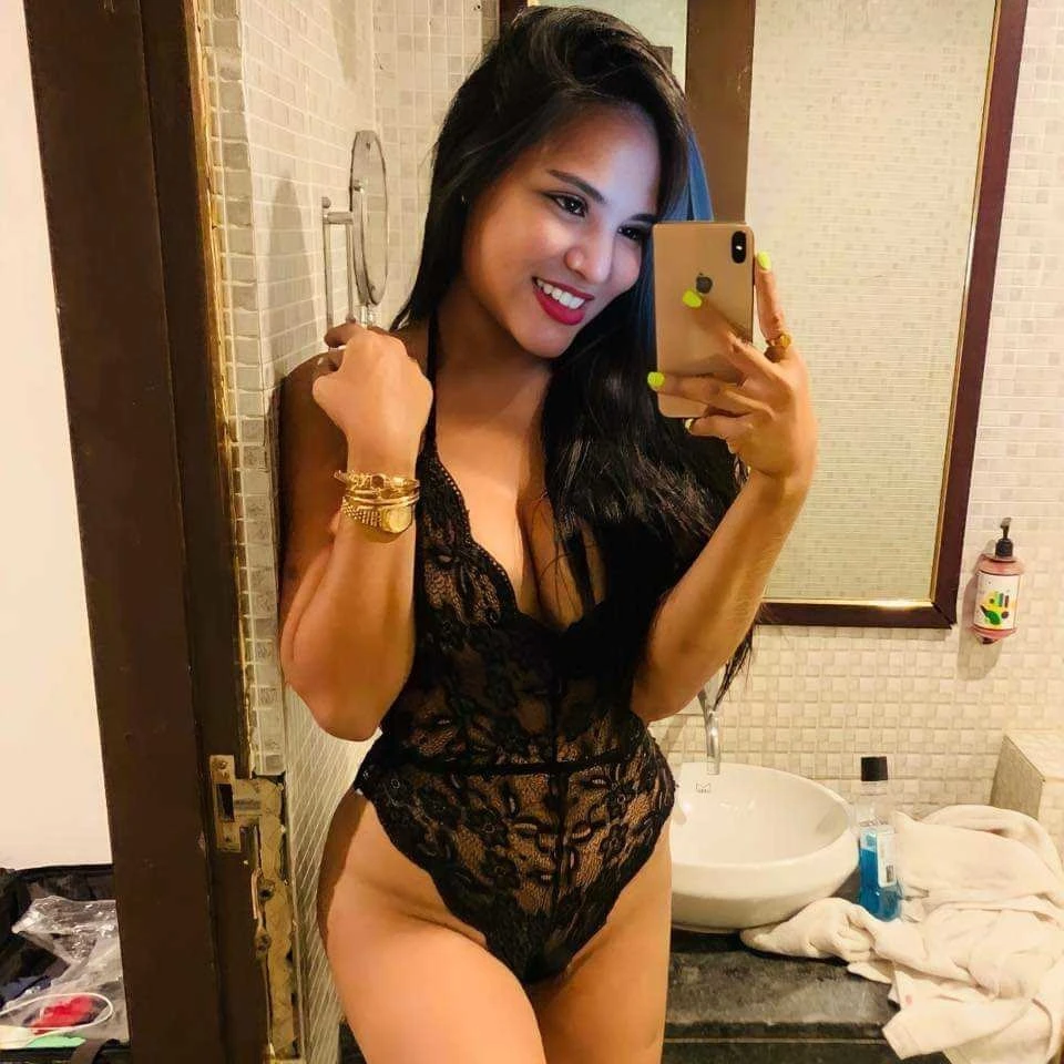 Girl on fire camshow – Colombian escort in Mumbai — 14 / 17