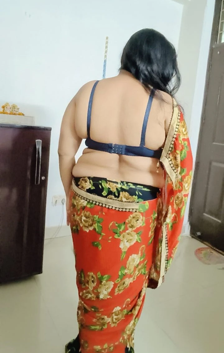️Janvi Singh Housewife Cam & Real Meet – Indian escort in New Delhi — 4 / 5