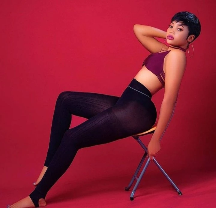 Lizzy B – Kenyan escort in Hyderabad — 2 / 5