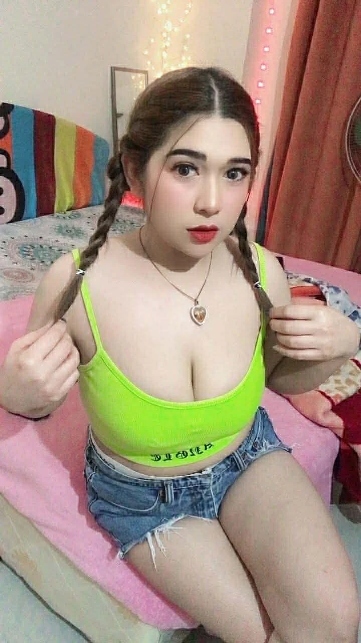 Krixi – Filipino escort in Montenegro — 2 / 3