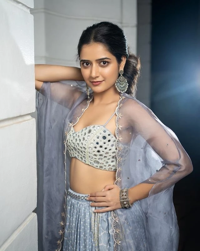 Sexy Classic Premium Model – Indian escort in Hyderabad — 2 / 3
