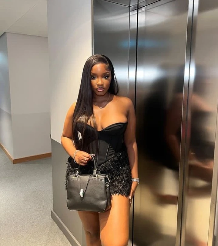 Shani – Angolan escort in Pune — 5 / 6