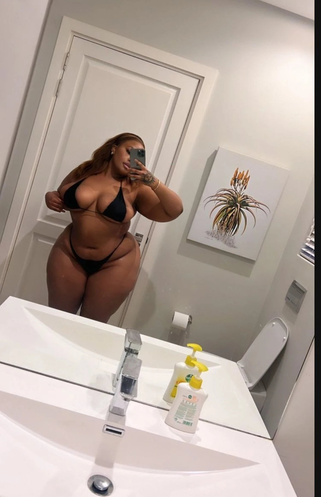 Sweetpea – Ugandan escort in Kampala — 3 / 5