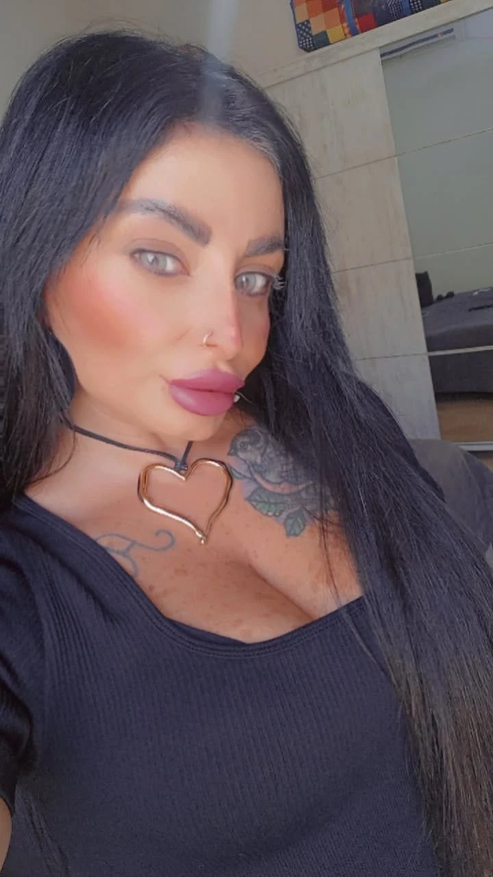 RoRo – Lebanese escort in Beirut — 9 / 11