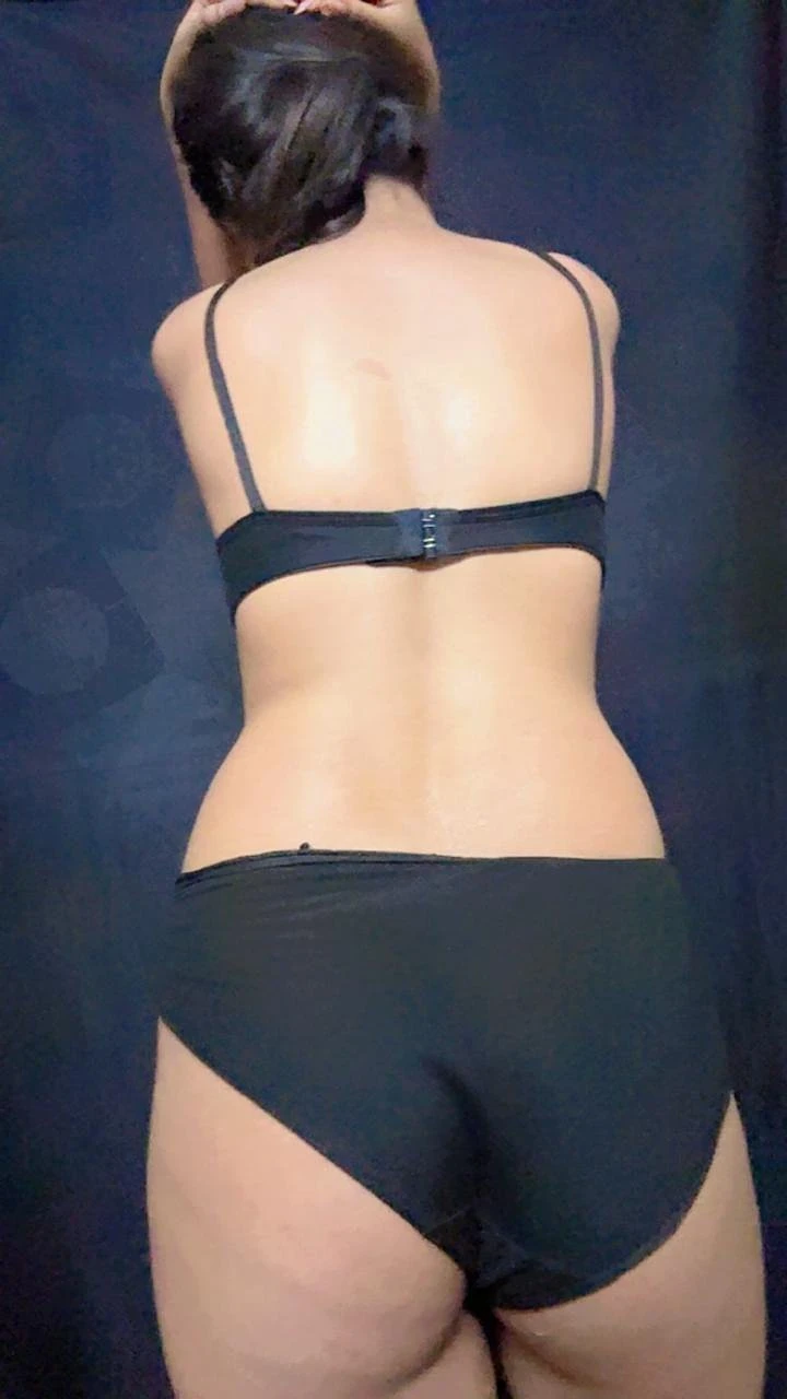 Neha – Indian escort in Bangalore — 4 / 7