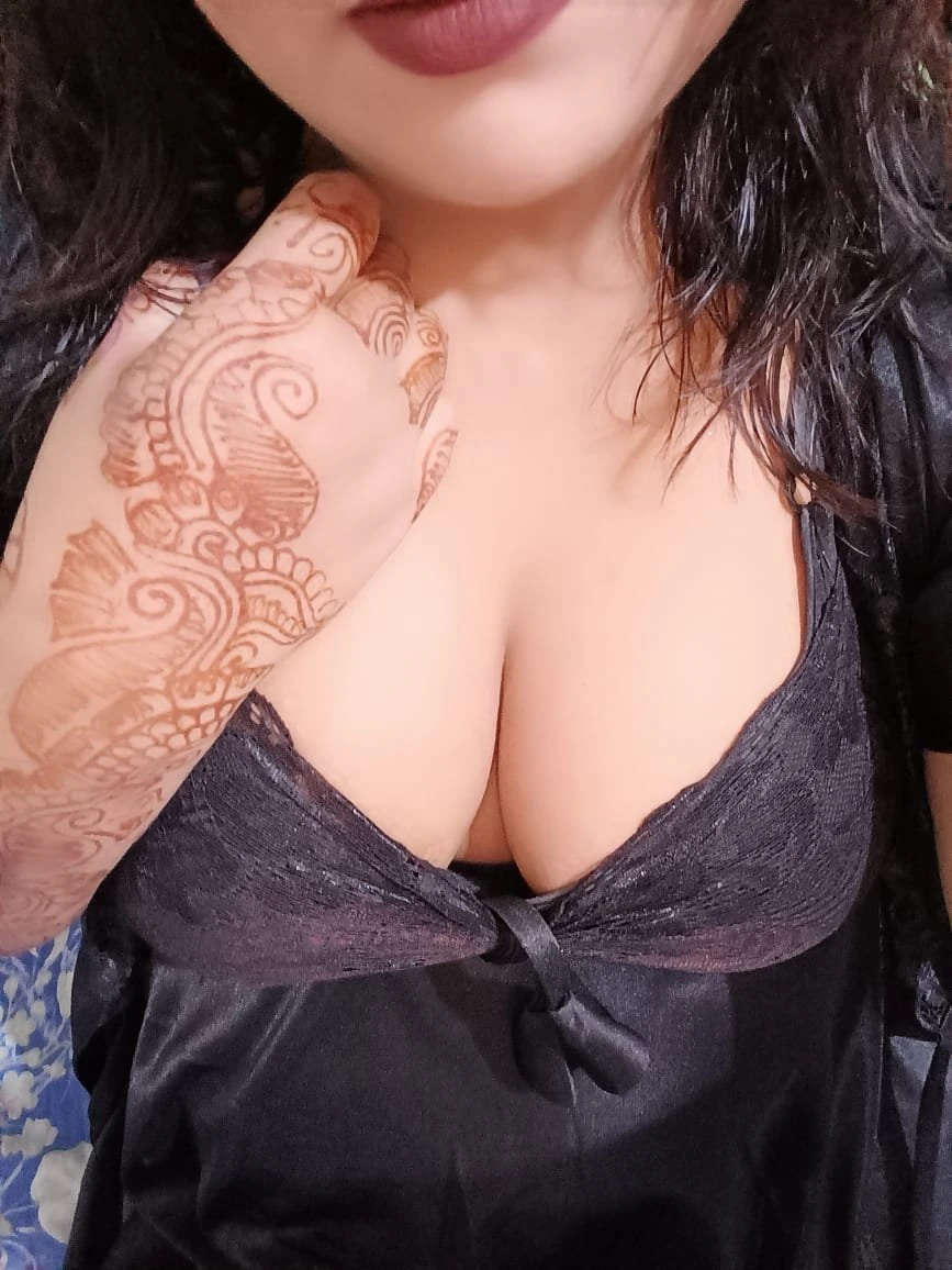 Surbhi Goyal ( Cam & Meeting) – Indian escort in New Delhi — 3 / 5