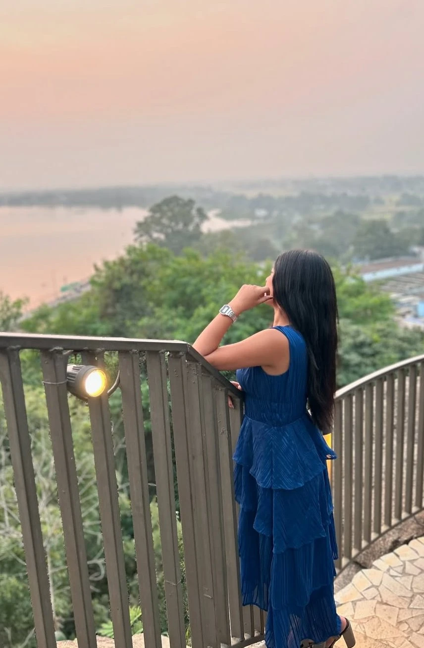 Priya ( Real Meet @ Cam Show) – Indian escort in Thane — 2 / 4
