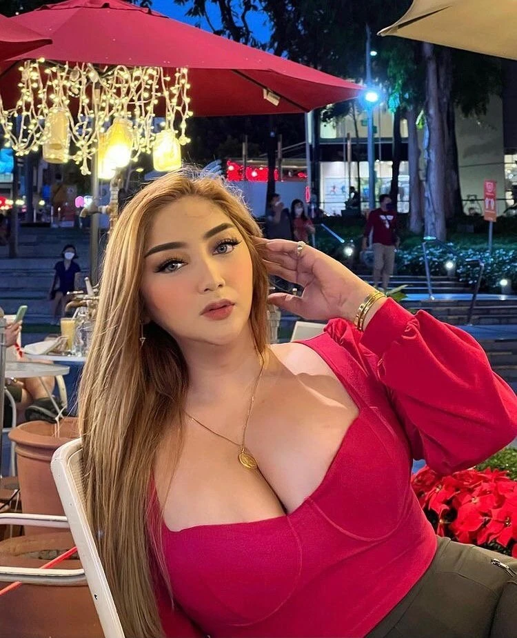 KINKY VOLUPTUOUS 38DD – Japanese escort in Maldives — 6 / 7