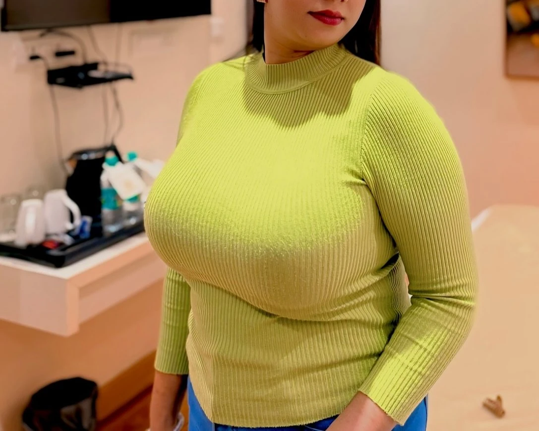 Cruel Goddess here – dominatrix in Pune — 3 / 4