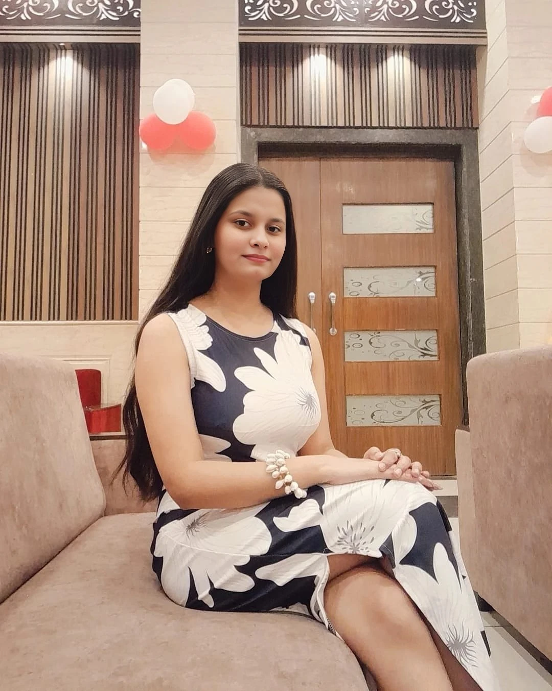 Aarohi – escort in Mumbai — 2 / 3