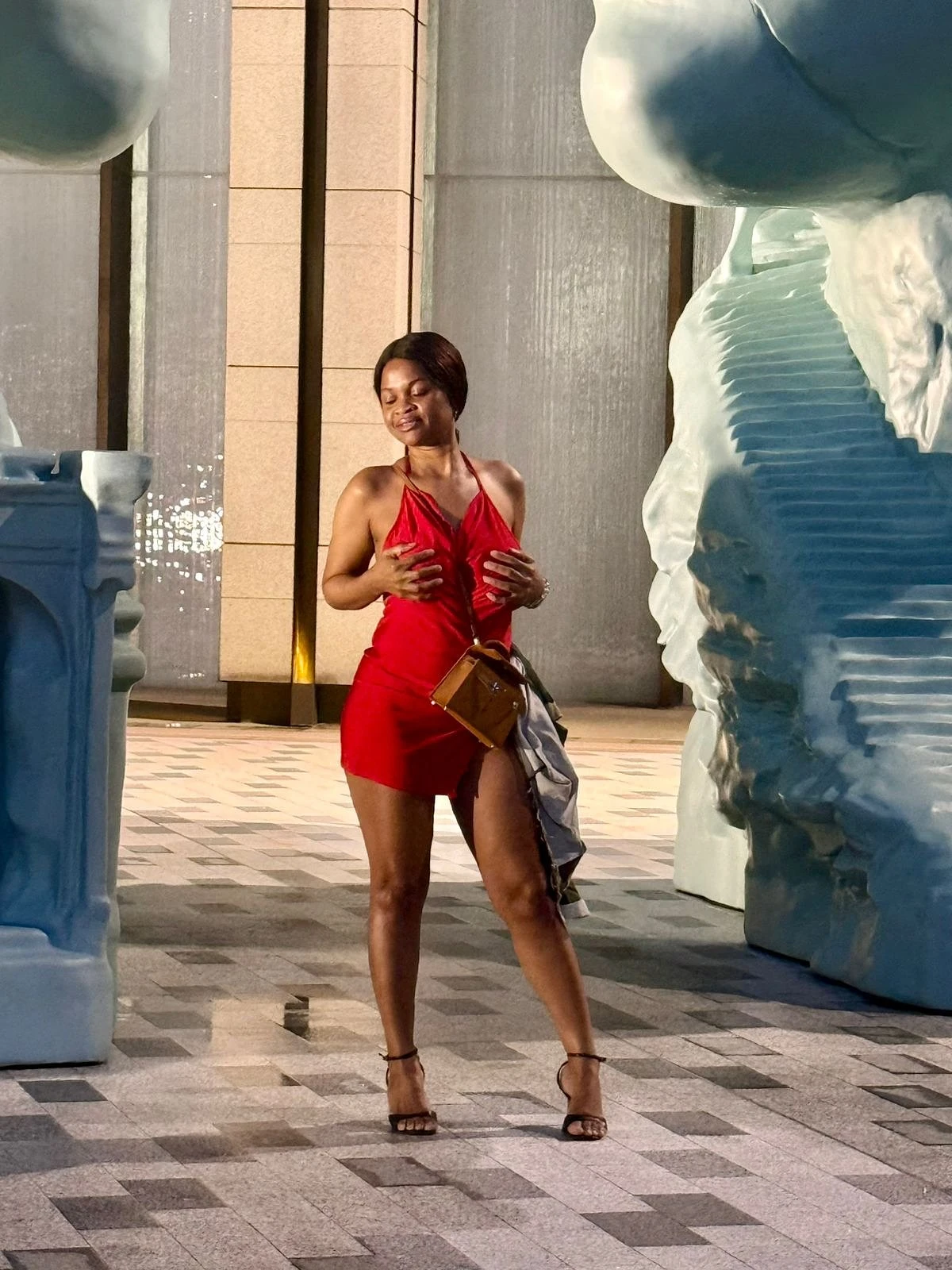 Uggy – Tanzanian escort in Macao — 5 / 6