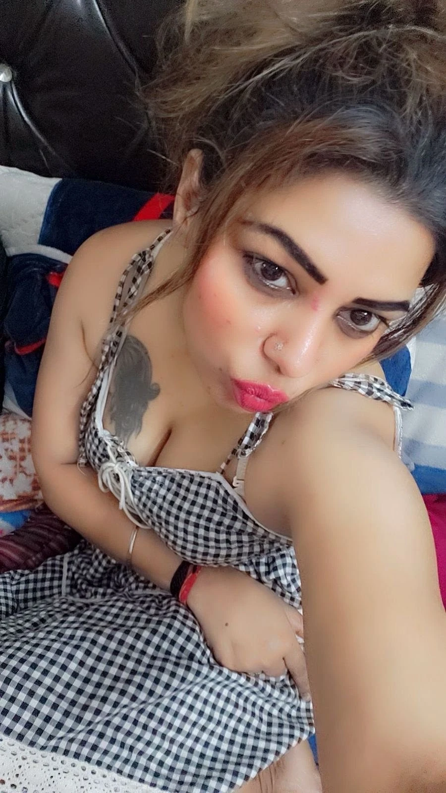Kriti – Indian escort in Noida — 3 / 4
