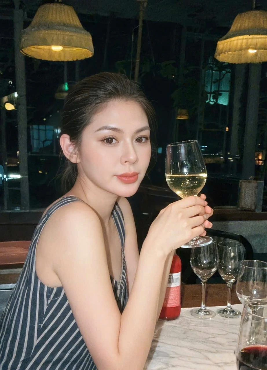 Kelly – Vietnamese escort in Ho Chi Minh City — 2 / 9