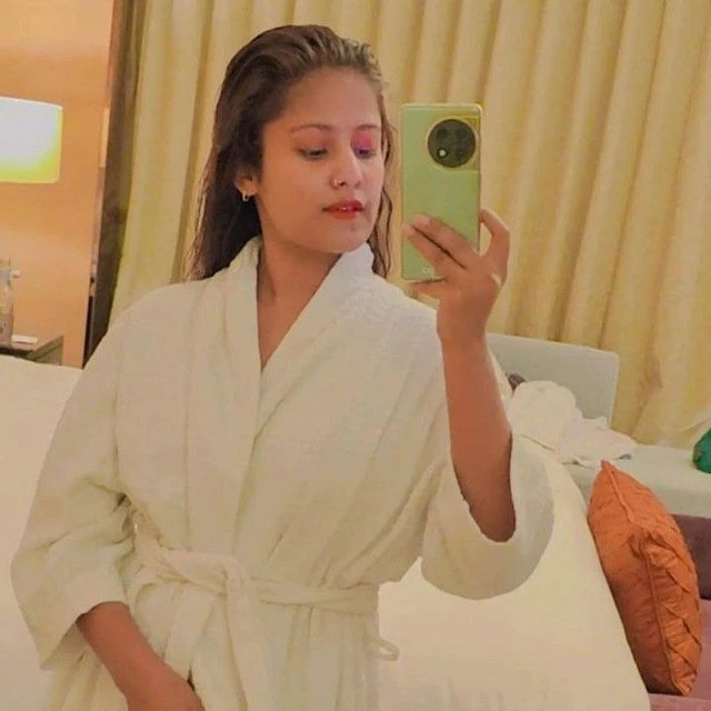 Radhika Independent Call Girl – Indian escort in New Delhi, Escort, New Delhi