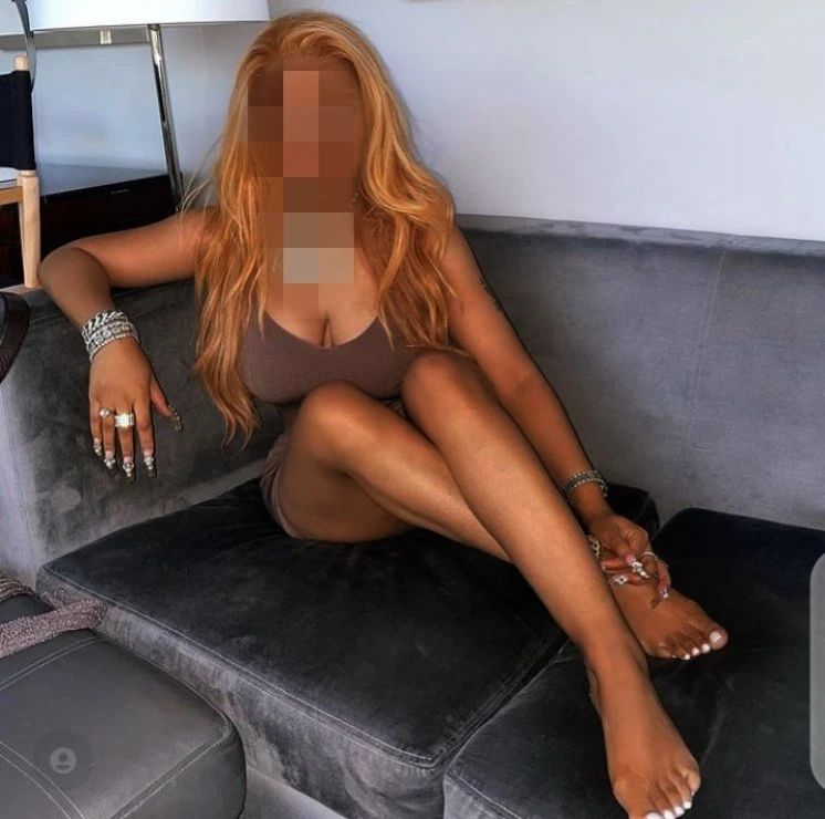 Penola – French escort in Abidjan — 3 / 4