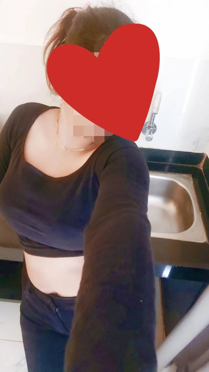 Kumari( Meet and Cam Show) – Indian escort in Pune — 2 / 5