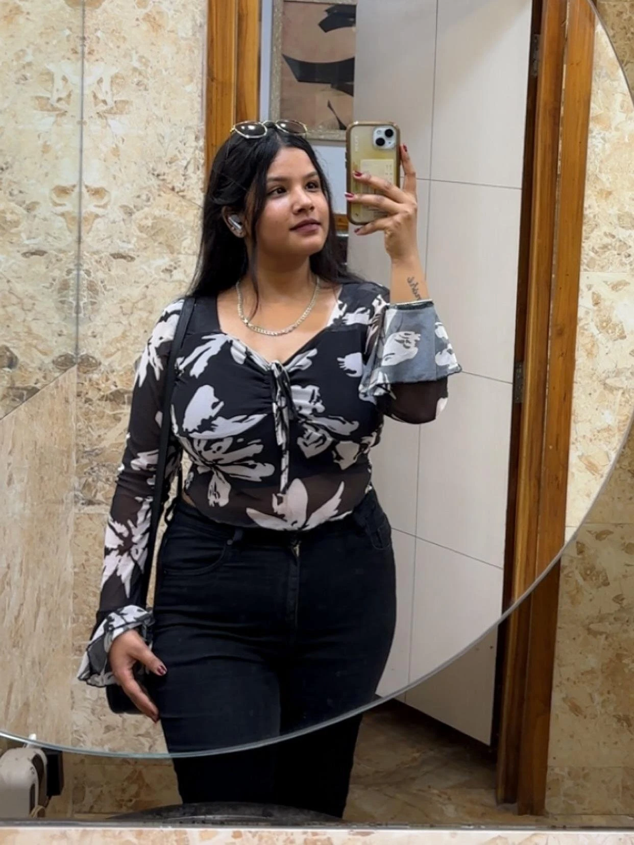 ꧁NO ADVANCE -Direct Pay To Girl In Room꧂ – Indian escort in Noida — 2 / 4