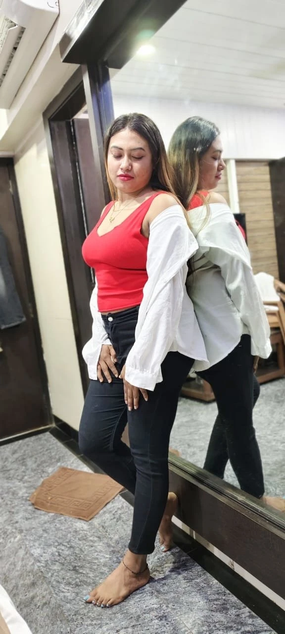 Cam & Real Meet – Indian escort in Pune — 1 / 2