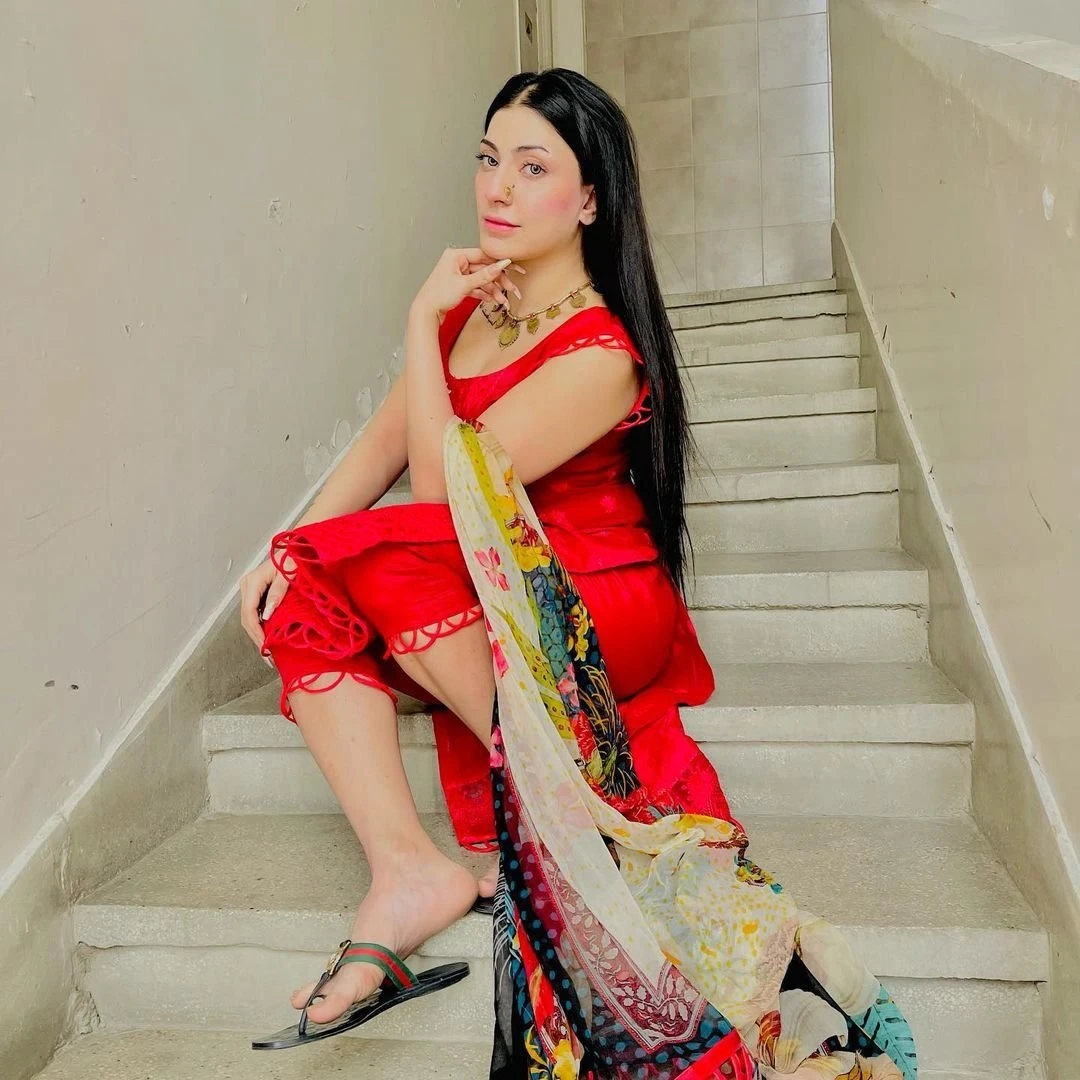 Neha Khan – Pakistani escort in Lahore — 3 / 9