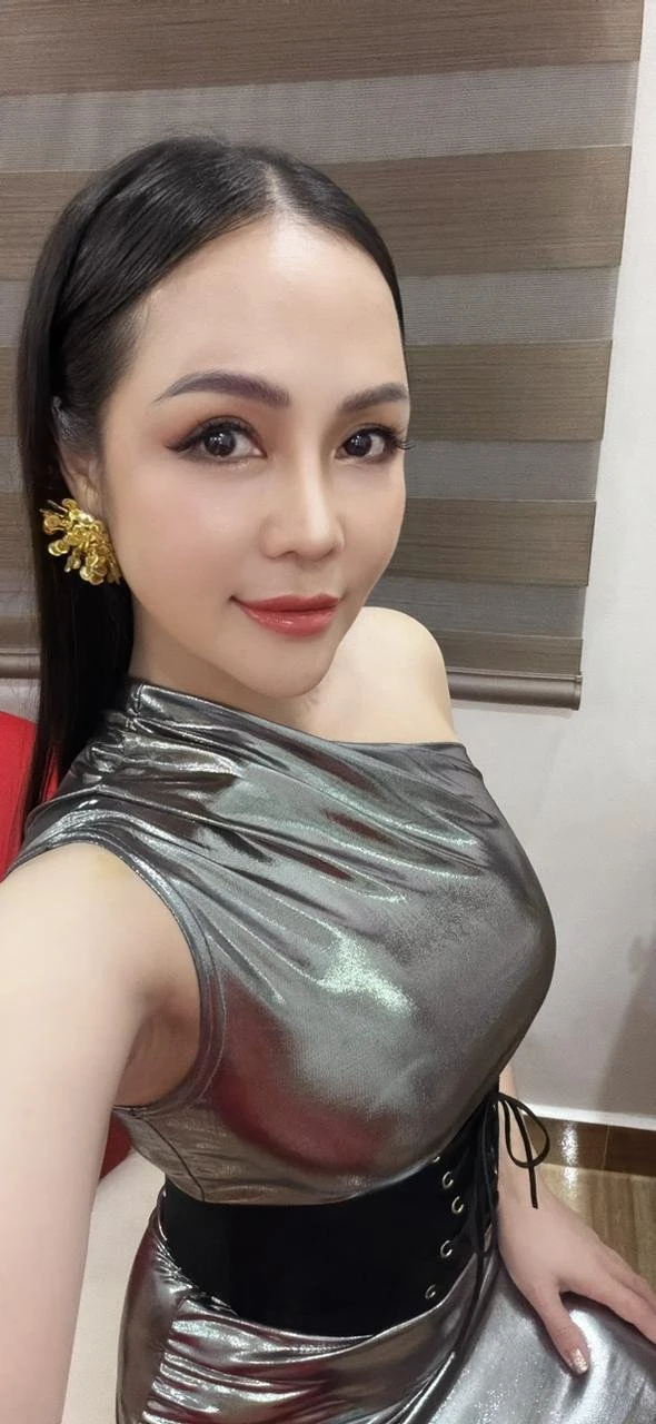 Lili – escort in Mumbai — 2 / 4