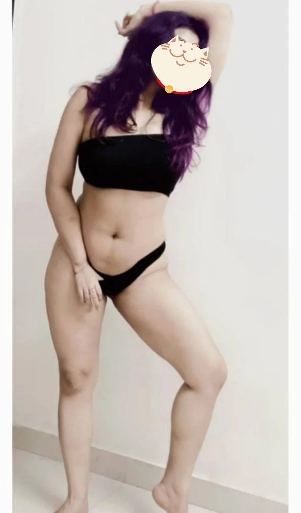 A Hot Babe Horny Tinaa – Indian escort in Pune — 1 / 2