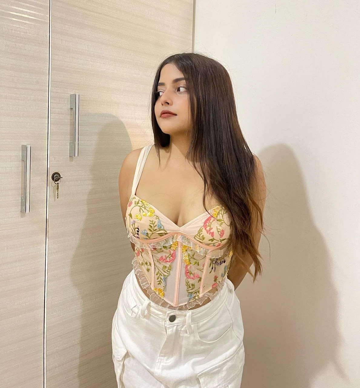 Anvi – Indian escort in Kolkata — 2 / 5