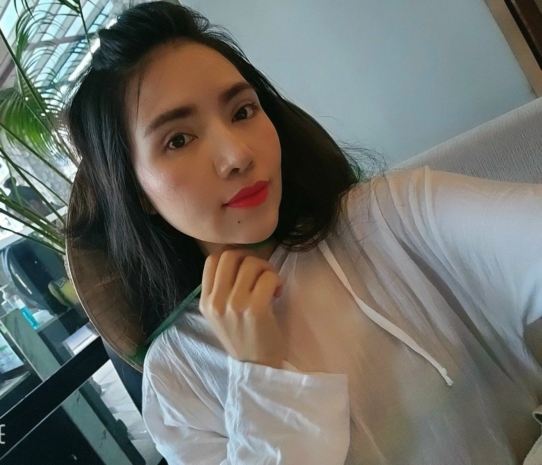 Nana – Vietnamese escort in Hanoi — 3 / 6