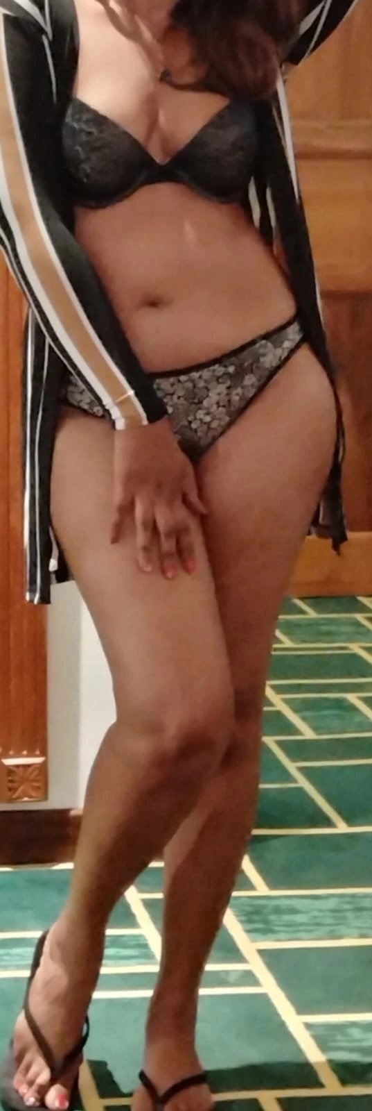 Eleena Peries – Sri Lankan escort in Colombo — 3 / 4