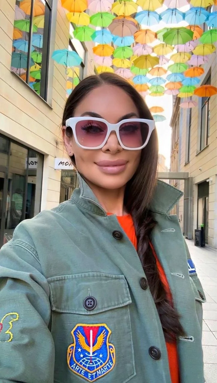 Alya – escort in Maldives — 18 / 29