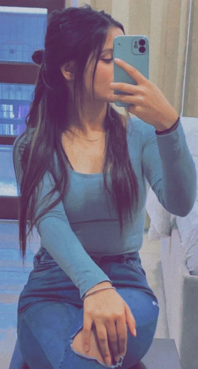 I’m Shurti – Indian escort in Pune — 1 / 5