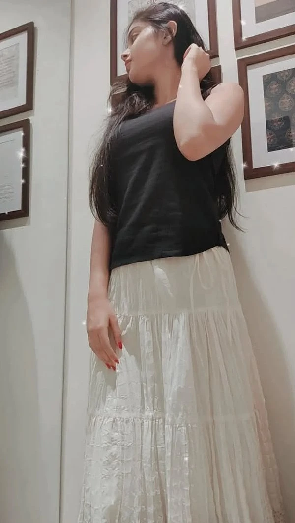 Komal for Cam Show – Indian escort in Hyderabad — 1 / 3