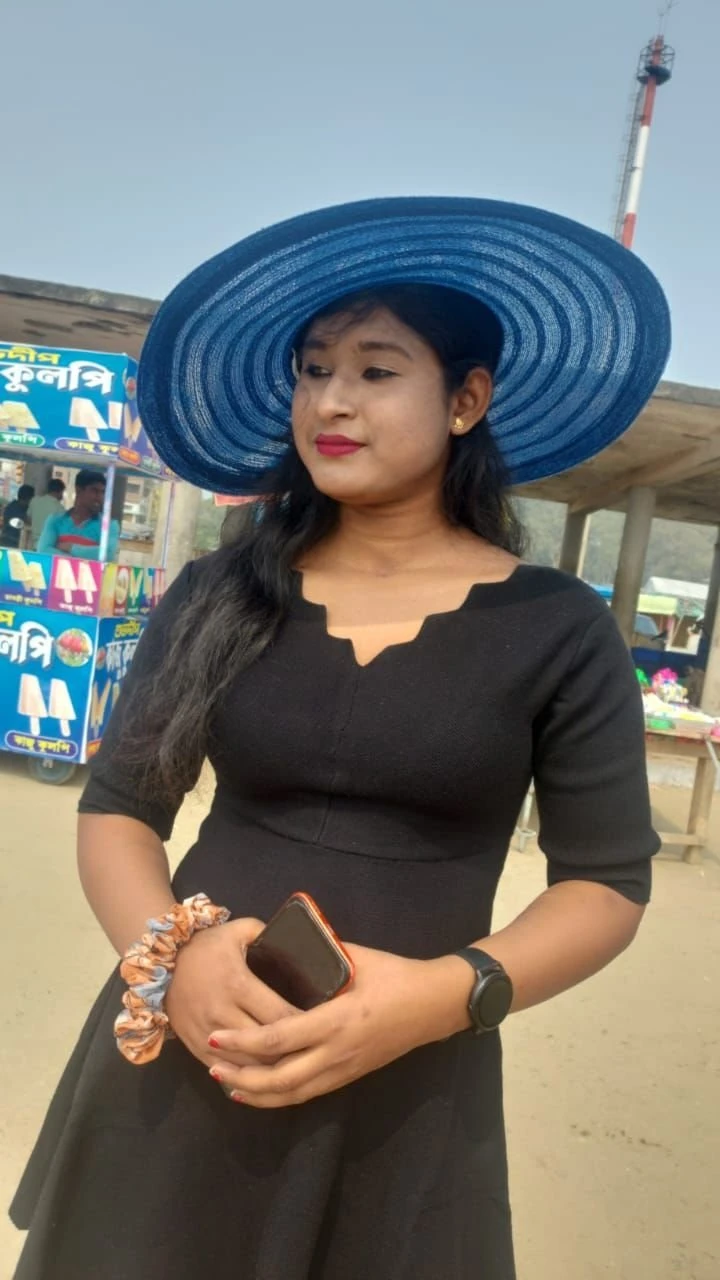 Simron Kour Escort Services – Indian escort agency in Kolkata — 8 / 11