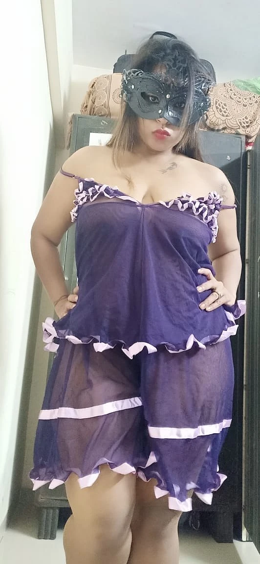Sexy Namira – Indian escort in Mumbai — 23 / 30