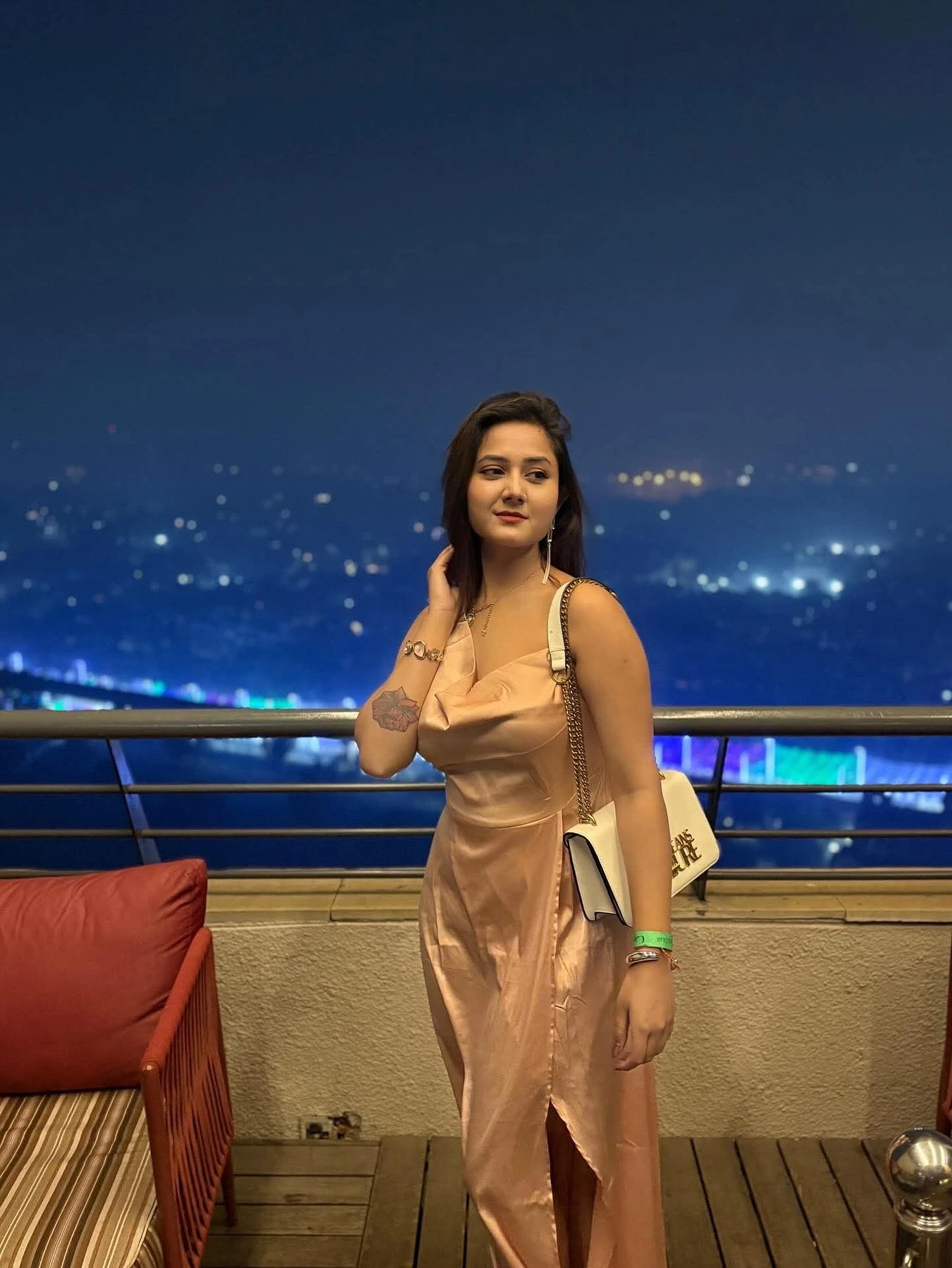 (Cam service available only 500) – Indian escort in Kolkata — 6 / 7