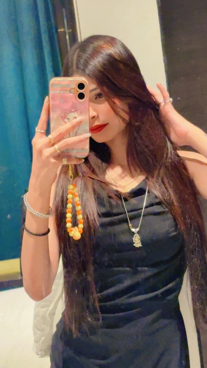 Shivani Cam and Meet – Indian escort in Pune — 7 / 11