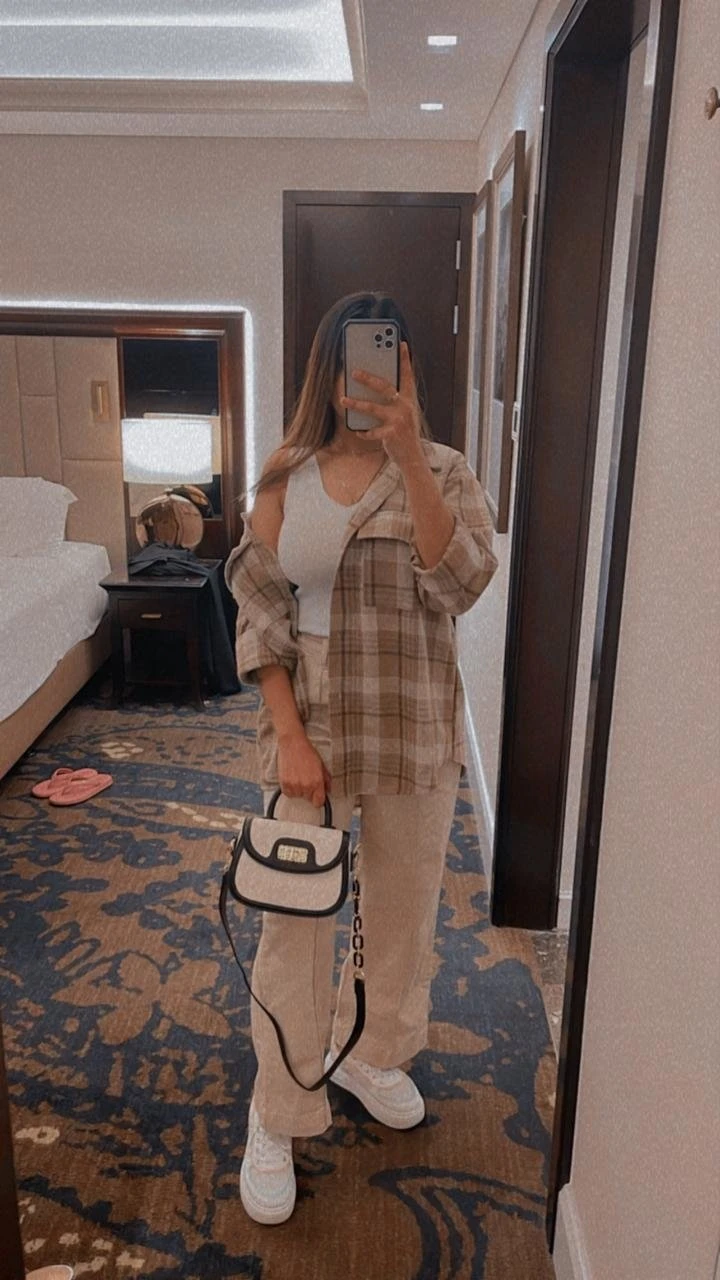 Neeha Sharma – Indian escort in Pune — 1 / 3