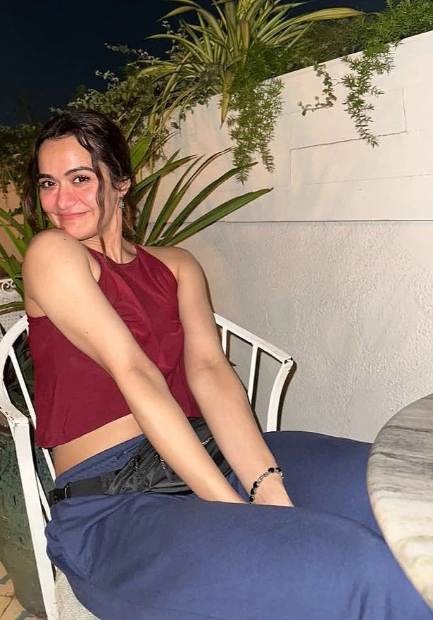 Pragati Joshi – Indian escort in Kolkata — 2 / 4