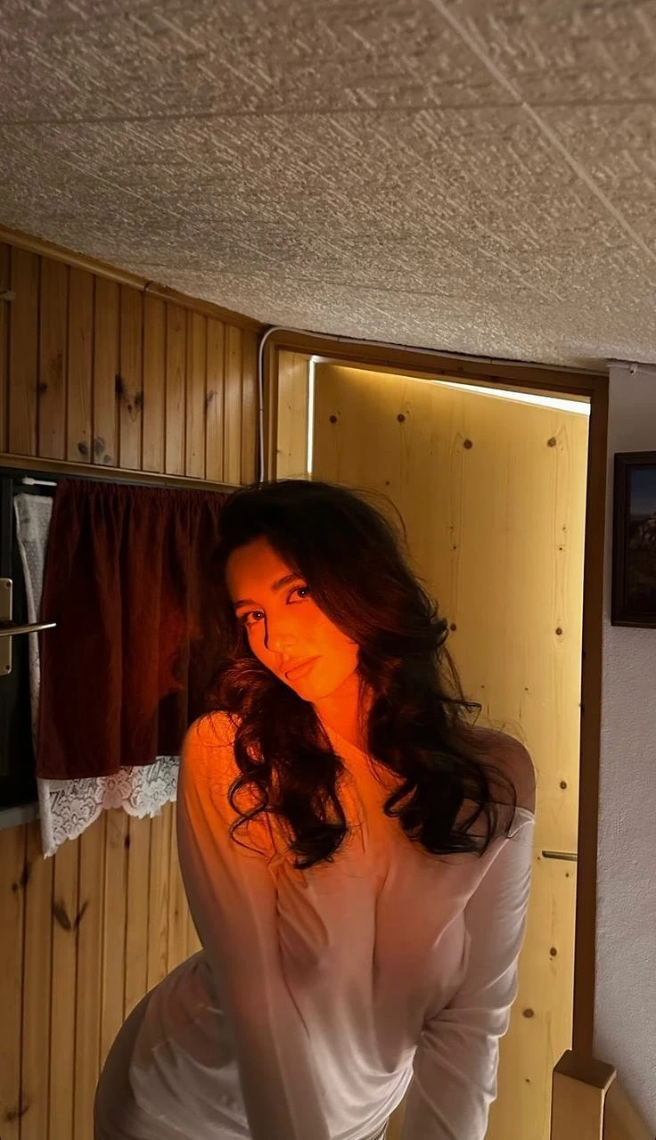 ERIKA Russian Now In Jaipur – Russian adult performer in Jaipur — 4 / 8