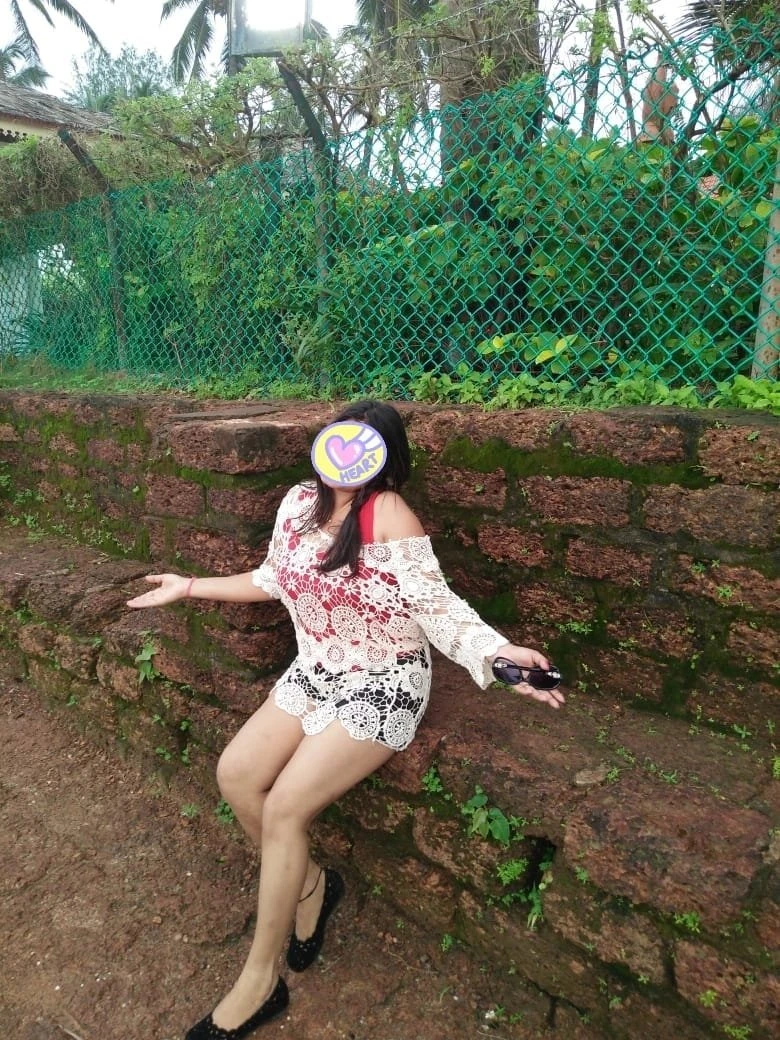 Beautiful, Sexy and Busty Sonali – Indian escort in Pune — 2 / 7