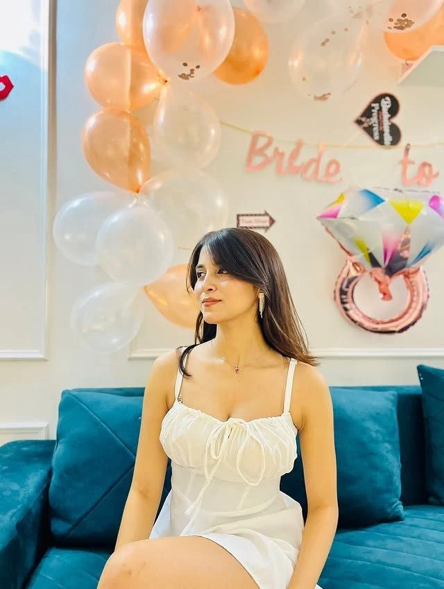 Vip Escort Service – Indian escort in Surat — 3 / 4