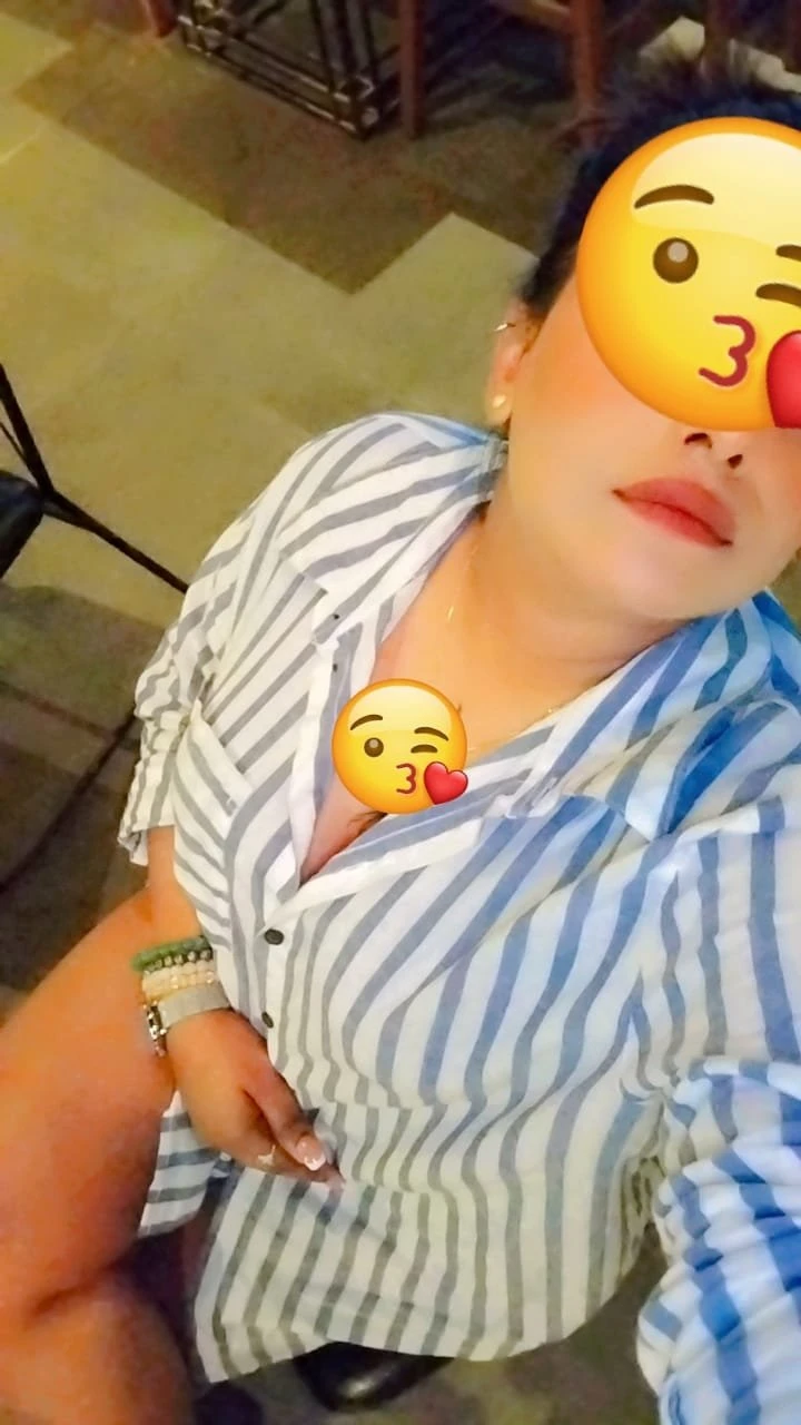 Pia – Indian escort in Mumbai — 5 / 11