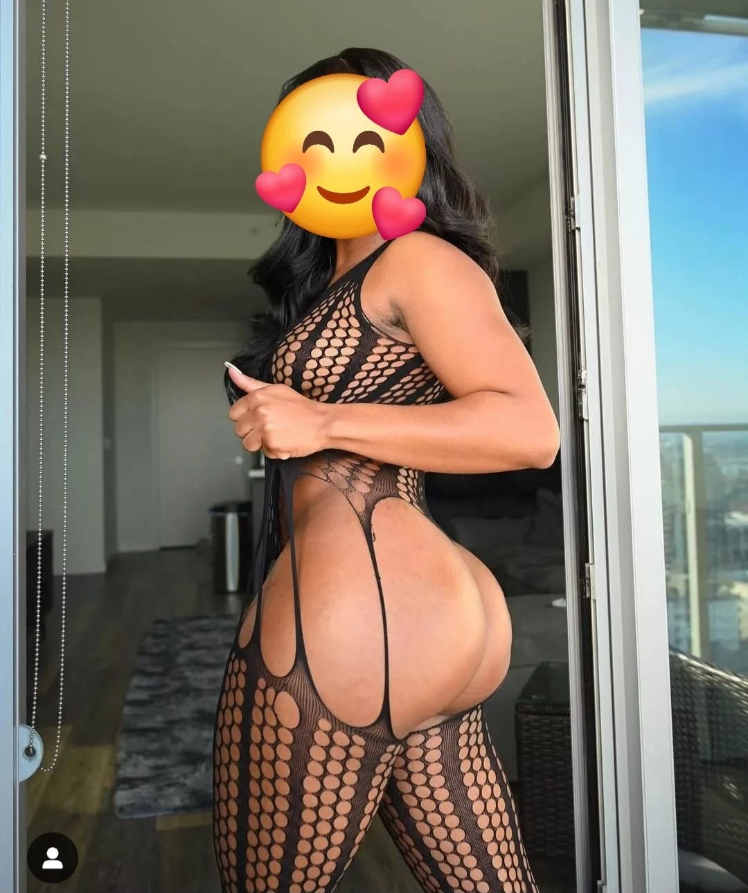 Claire newly arrived and sexy – South African escort in Mumbai — 3 / 5