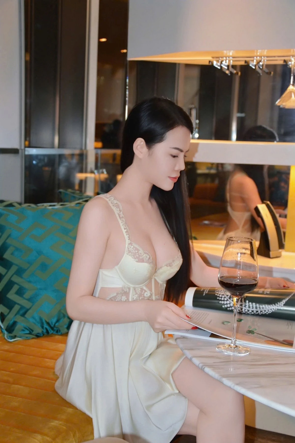 Naila – Vietnamese escort in Hanoi — 3 / 10